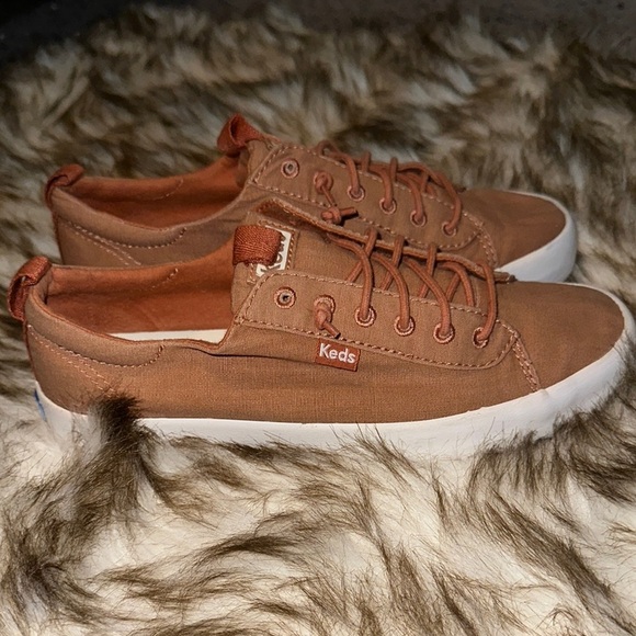 Keds Tan Sneakers Low-Top with White Soles - Picture 1 of 6
